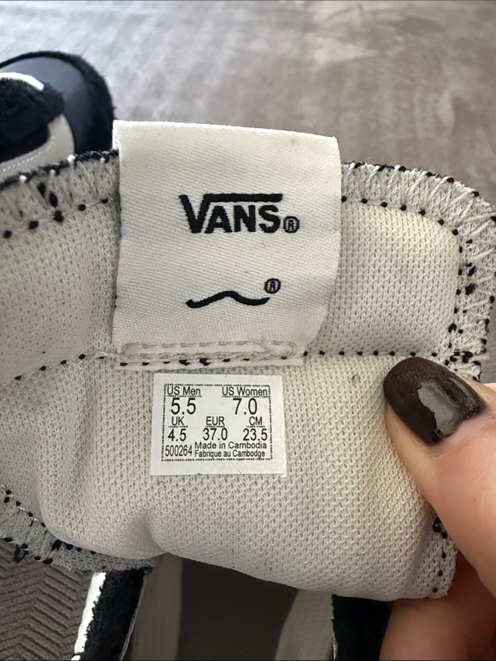 Vans Women’s Black and Off White Low-Top Sneakers with Side Stripe - NEW! - Picture 4 of 4